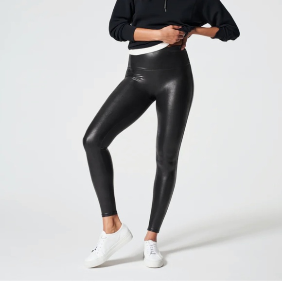 SPANX Pants - 36. Black Faux Leather Leggings In XSmall size